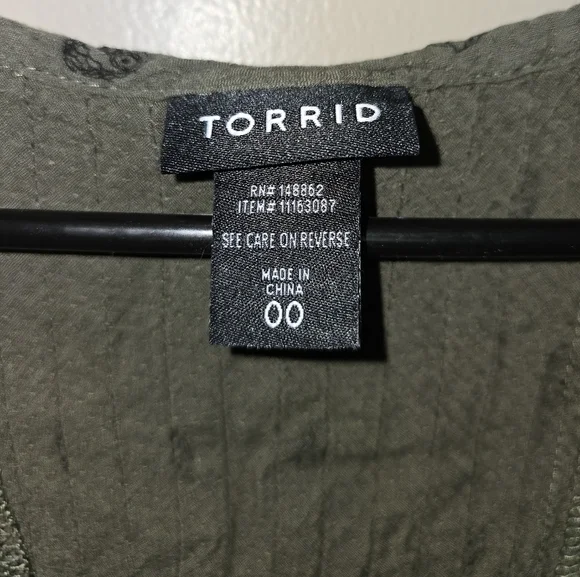 Torrid Buttoned Relaxed Tank Top Army Green - Picture 2 of 3